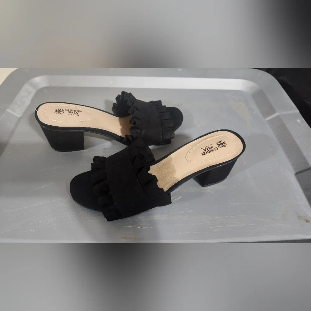NWOB Ruffle Sueded Slides - Picture 3 of 7